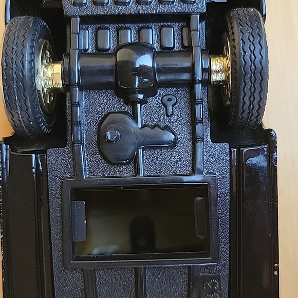 LIMITED EDITION Vintage University of Iowa Metal Coin Bank. 1 of 5,000. - Picture 8 of 8